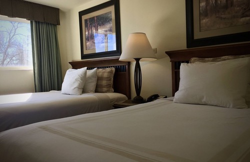 Canon City Hotel | Parkview Inn Motel: Guest Rated 9.2 with Spa & Restaurant