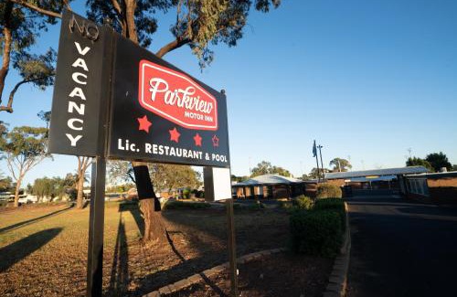 Parkes Hotel | Discover Parkview Motor Inn: Family-Friendly with Pool