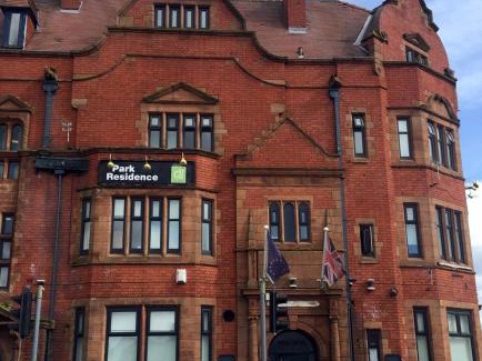 Cheetham Hill Hotel | Family-Friendly Parkview Residence for Memorable Stays