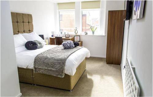 Cheetham Hill Hotel | Family-Friendly Parkview Residence for Memorable Stays