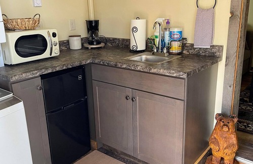 Gardiner Apartment | Guest Rated 9.8: ParkWay Yellowstone Guest House Suite