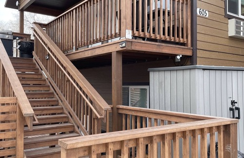 Gardiner Apartment | Guest Rated 9.8: ParkWay Yellowstone Guest House Suite