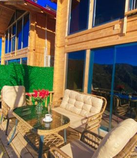 Cayirduzu Ski Chalet | Inviting Parla Dağ Evi with Hot Tub & Family-Friendly Vibes