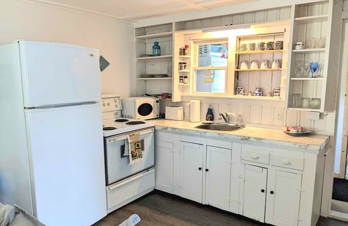 Pointe-du-Chene Cottage | Family-Friendly Getaway at Parlee Beach Cottage