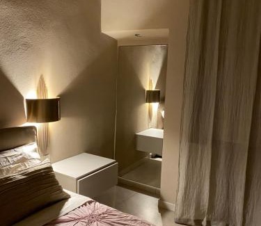 Parma City Centre Apartment | Elegant Parma Centro House: Family-Friendly Comfort Awaits