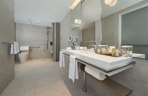 Perth Central Business District Hotel | Discover Parmelia Hilton Perth: 5-Star Getaway with Spa