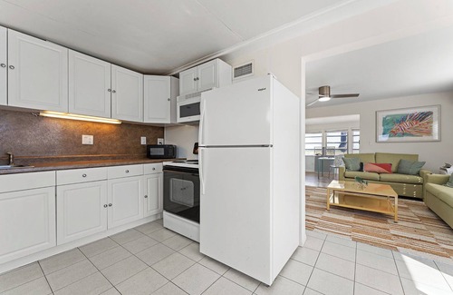 Little Torch Key Hotel | Coastal Retreat at Parmer's Resort with Pool & Ocean Views