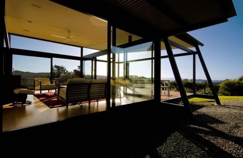 Russell Villa | Discover Paroa Retreat - Oceanfront Bliss with Spa & Pool