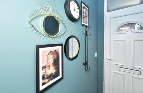 Stoke-on-Trent Apartment | Modern Pet-Friendly Retreat in Stoke with Pool Access!