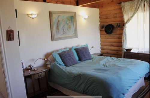Mammoth Creek Cabin | Parowan Llama Ranch Getaway
