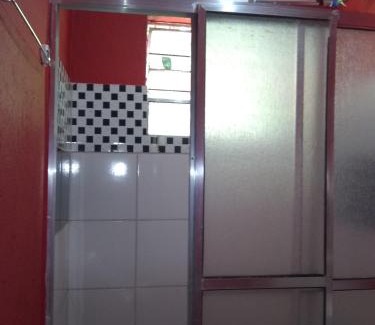 V Cristina House | Parque das Cerejeiras suíte básica-pernoite-semanal e mensal a passeio ou serviço