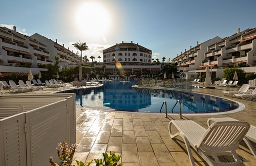 El Madronal Apartment | Sunny Parque Santiago 1: Poolside Oasis by the Sea