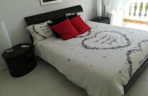 Los Cristianos Apartment | Oceanfront Paradise at Parque Tropical I - Rated 9/10!