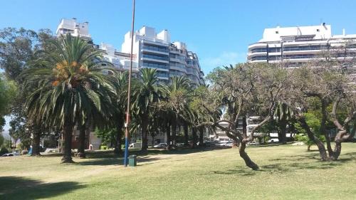 Punta Carretas Apartment | Family-Friendly Retreat at Parque Villa Biarritz