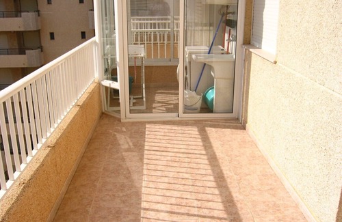 Xeraco Apartment | Family-Friendly Parquemar I with Oceanfront Pool Access
