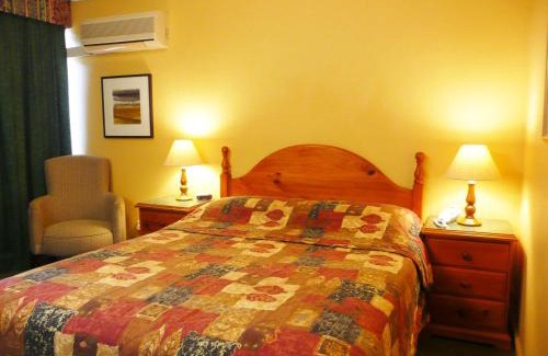 Parramatta Hotel | Comfortable Parramatta City Motel with Pool & Breakfast