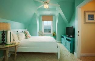 Key West Resort | Discover Parrot Key Hotel & Villas: Oceanfront Retreat Awaits