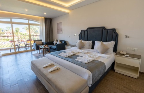 Sharm El Sheikh Hotel | Relax at Parrotel Beach Resort: Spa, Pool & Ocean Views