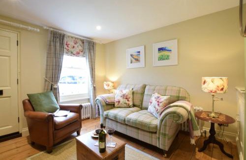 Southwold House | Pet-Friendly Retreat at Parsley Cottage, Southwold