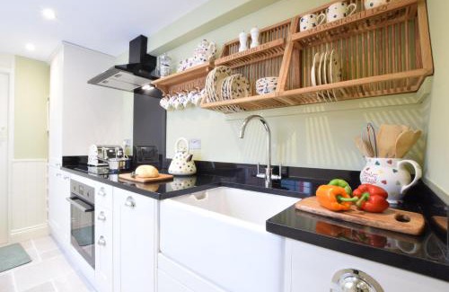 Southwold House | Pet-Friendly Retreat at Parsley Cottage, Southwold