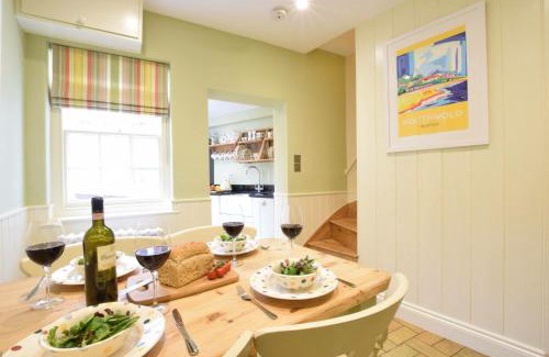 Southwold House | Pet-Friendly Retreat at Parsley Cottage, Southwold