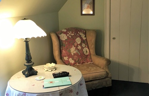 St. Michaels Bed & Breakfast | Discover Parsonage Inn: Top-Rated Stay with Pool & Spa