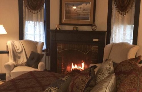 St. Michaels Bed & Breakfast | Discover Parsonage Inn: Top-Rated Stay with Pool & Spa
