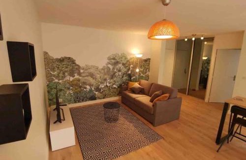 Part Dieu - Bir Hakeim Apartment | Relaxing 2-Room Retreat in Part-Dieu with Child-Friendly Space