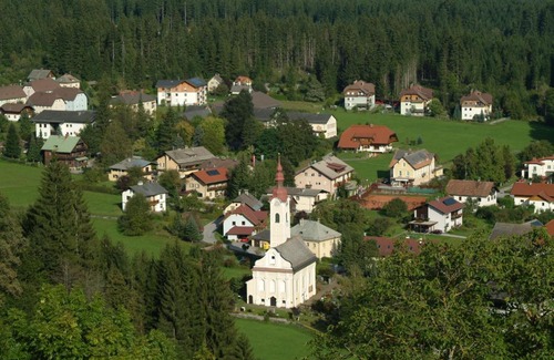 Dellach im Drautal Apartment | Cozy Parterre Appartement with Outdoor Area & Great Amenities