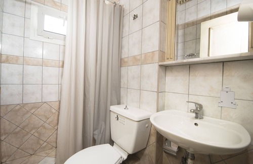 Olymbiaki Akti Hotel | Artistic Escape at Parthenon Art Hotel with Family Amenities