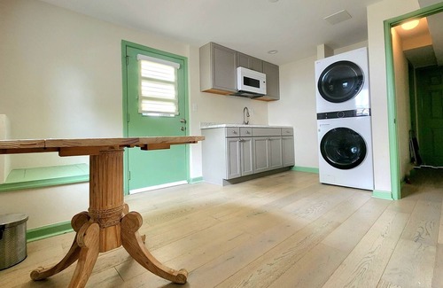 Mount Vernon House | Partial Basement with private kitchen, Bathroom , washer Dryer & walk-in closet!