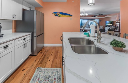Mexico Beach Condo | Inviting Retreat with Water Views, Pool & Hot Tub Access