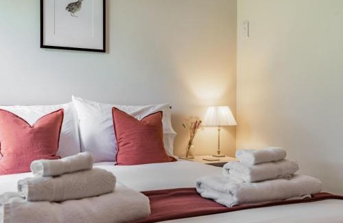 East Ilsley House | Pet-Friendly Getaway at Partridge for Families