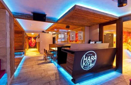 Mayrhofen Cabin | Experience HARAKIRI Stay: Mountain Access & Self Check-In