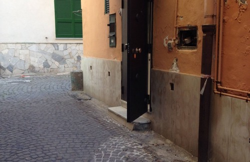 Pozzuoli Apartment | Explore the Elegance of Parva Domus: Domus Magnus