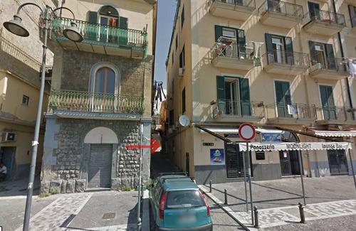 Pozzuoli Apartment | Explore the Elegance of Parva Domus: Domus Magnus