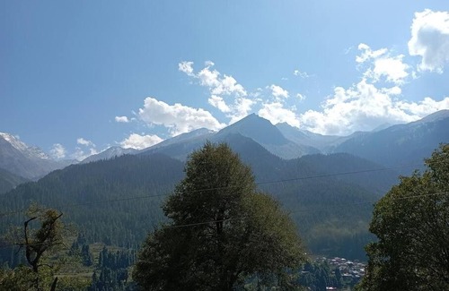 Kullu House | Pet-Friendly Parvati Bliss: Guest Rated 10/10 with Breakfast