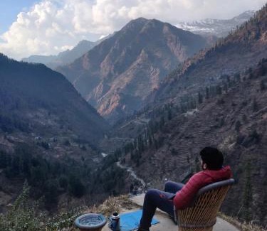 Kullu Cabin | Pet-Friendly Getaway at Parvati Central with Breakfast Included