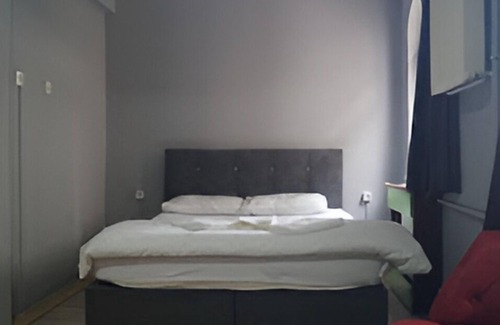 Cankaya Apartment | Welcoming Pasa Konagi: Family-Friendly with Breakfast Included