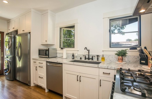 Bungalow Heaven House | Historic Pasadena Bungalow with Pool and Spa Amenities