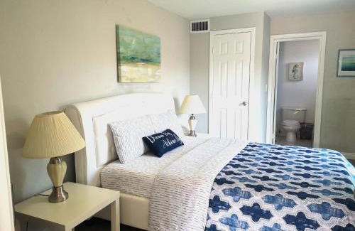 East Pasadena House | Inviting Pasadena Suite with Private Entrance and Kitchen