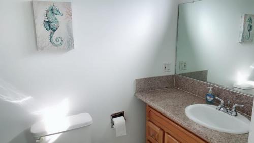 East Pasadena House | Inviting Pasadena Suite with Private Entrance and Kitchen
