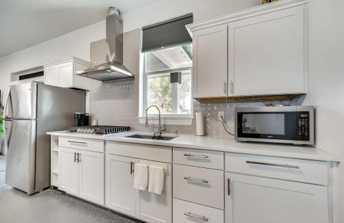 Pasco Apartment | Pasco Studio Vacation Rental Private Patio