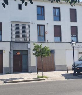 Santiago House | Pet-Friendly Getaway at Paseo de la Ribera, Córdoba