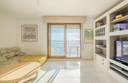 Vinaros Apartment | Oceanfront Oasis at Paseo Maritimo – 10/10 Guest Rated