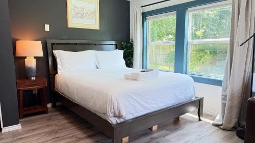 Central Oklahoma City House | Inviting Studio Near Plaza District - Pet Friendly & Rated 10/10
