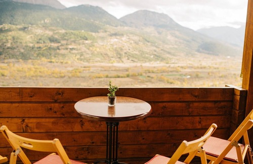 Feneos Ski Chalet | Inviting Pasithea Mountain Chalet with Breakfast Included