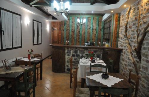 Karpenisi House | Discover Pasithei: Pet-Friendly with Hot Tub & Breakfast