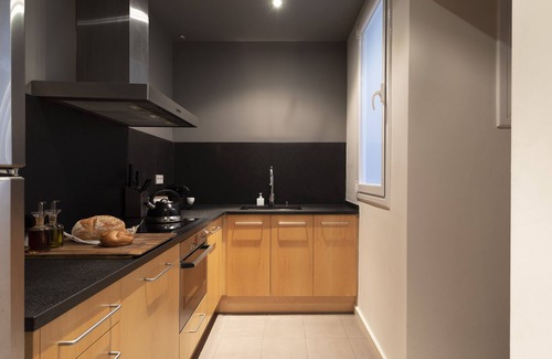 Eixample Apartment | Elegant Paso Doble 2 Br Apartment Near Plaza Cataluña