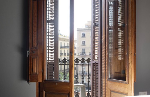 Eixample Apartment | Elegant Paso Doble 2 Br Apartment Near Plaza Cataluña